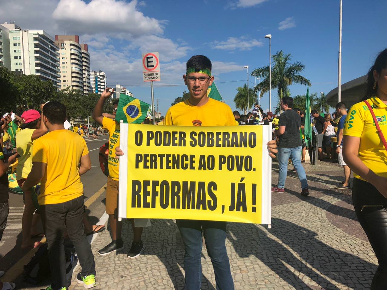 No AM, cerca de 600 vão a manifesto de apoio ao presidente Bolsonaro
