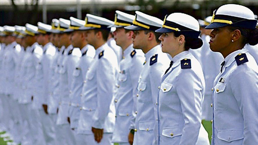 Marinha abre dois concursos públicos com salários de até R$ 11 mil