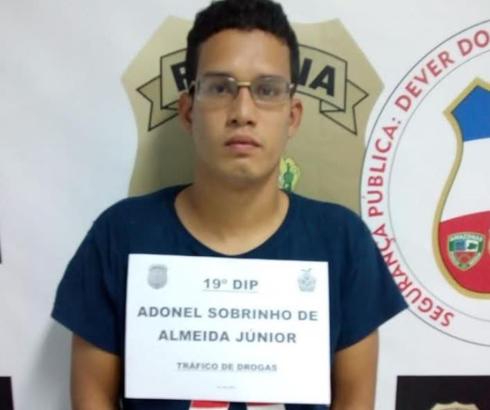 Jovem exibe arma em festa e efetua disparo acidental contra adolescente