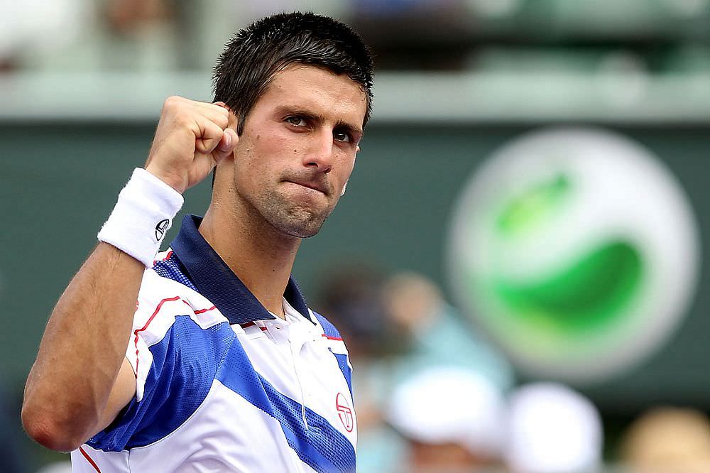 Djokovic arrasa nº 3 da Suíça e avança em Roland Garros