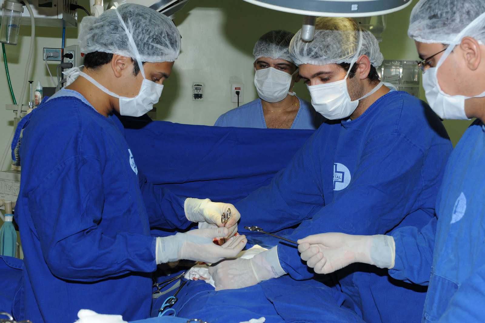 Cirurgiões ameaçam paralisar serviços em hospitais e clínicas de Manaus