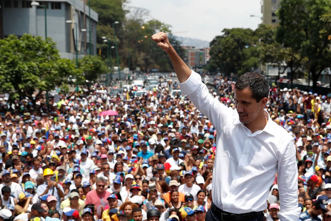 Juan Guaidó analisa meios de tirar Maduro do poder e pensa em acionar EUA