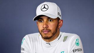 Hamilton garante pole em Mônaco em treino marcado por erro da Ferrari