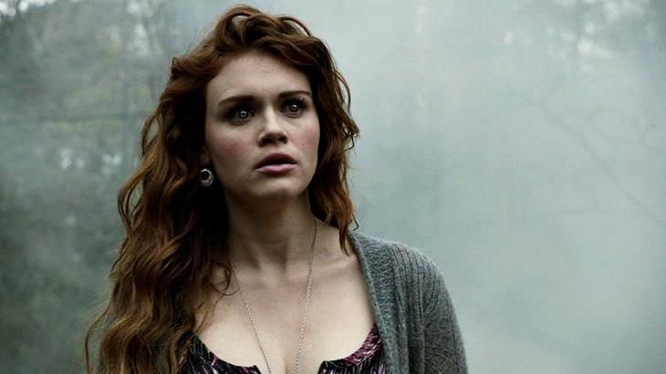 Holland Roden, da série 'Teen Wolf', é barrada em aeroporto de Guarulhos
