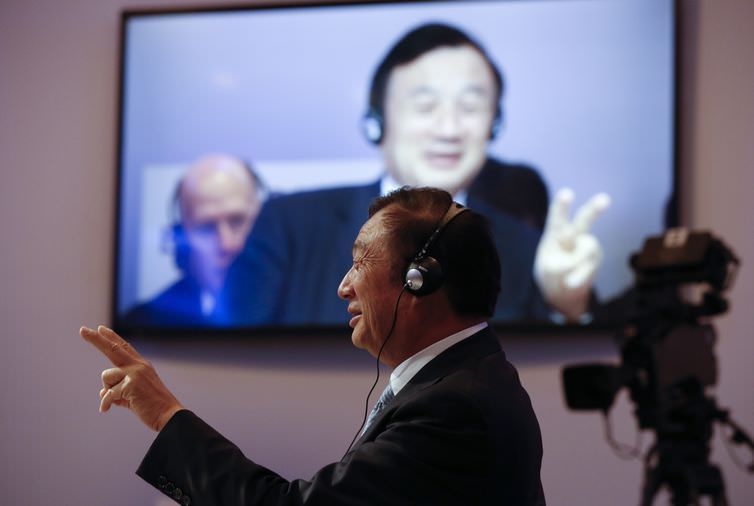 China acusa EUA de “rumores” e “mentiras” sobre laços da Huawei