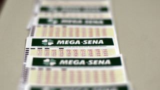 Mega-Sena pode pagar até R$ 140 milhões na tarde deste sábado