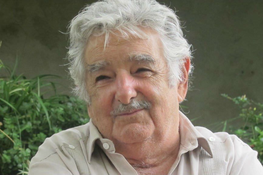 Não deveriam ficar na frente dos blindados, diz Mujica sobre venezuelanos