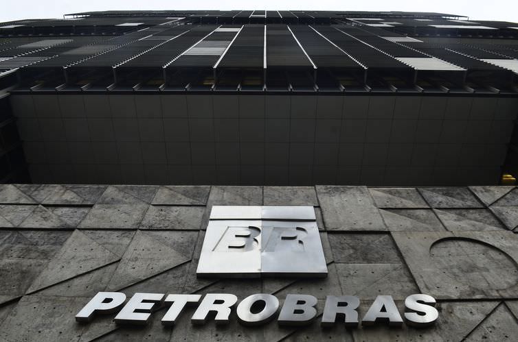 Termina sem acordo reunião entre Petrobras e representantes dos trabalhadores