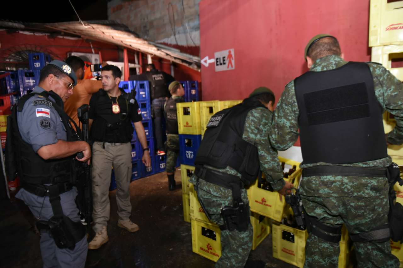 Bares na zona leste são multados durante ação em Manaus