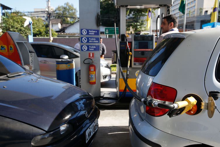 Petrobras sobe gasolina pela segunda vez em uma semana