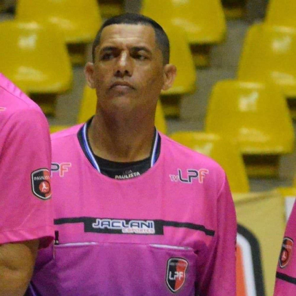 Árbitro morre após passar mal durante jogo de futsal em São Paulo