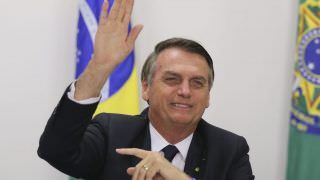 "São uns idiotas úteis e imbecis" diz Bolsonaro em vídeo