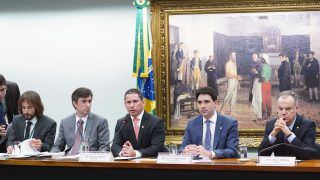 Aposentadoria de policiais e professores entra em discussão na Câmara
