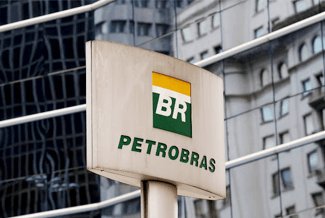 Petrobras traça plano para venda de oito refinarias