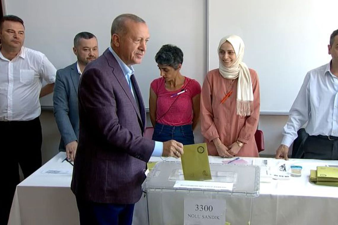 Oposição vence eleição em Istambul