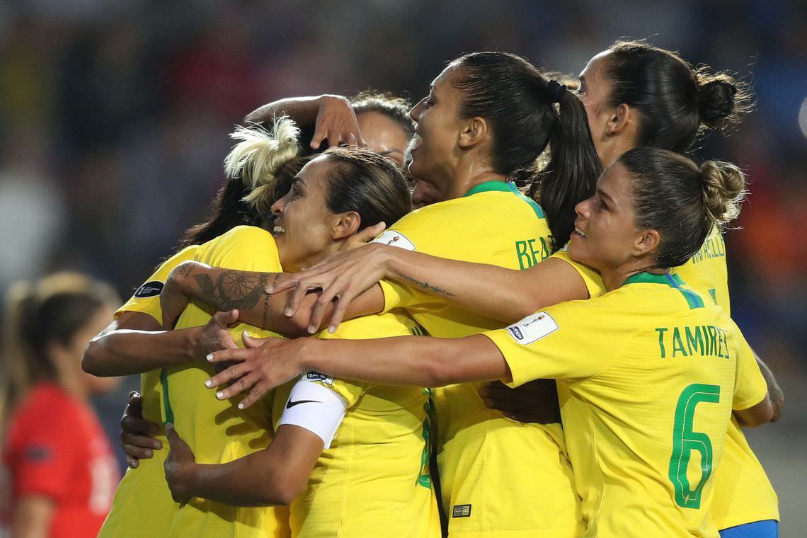 Futebol Feminino: Dia de campeãs e estreante na Copa do Mundo