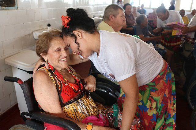 Prefeitura abre inscrições para curso Cuidador de Idoso com 480 vagas