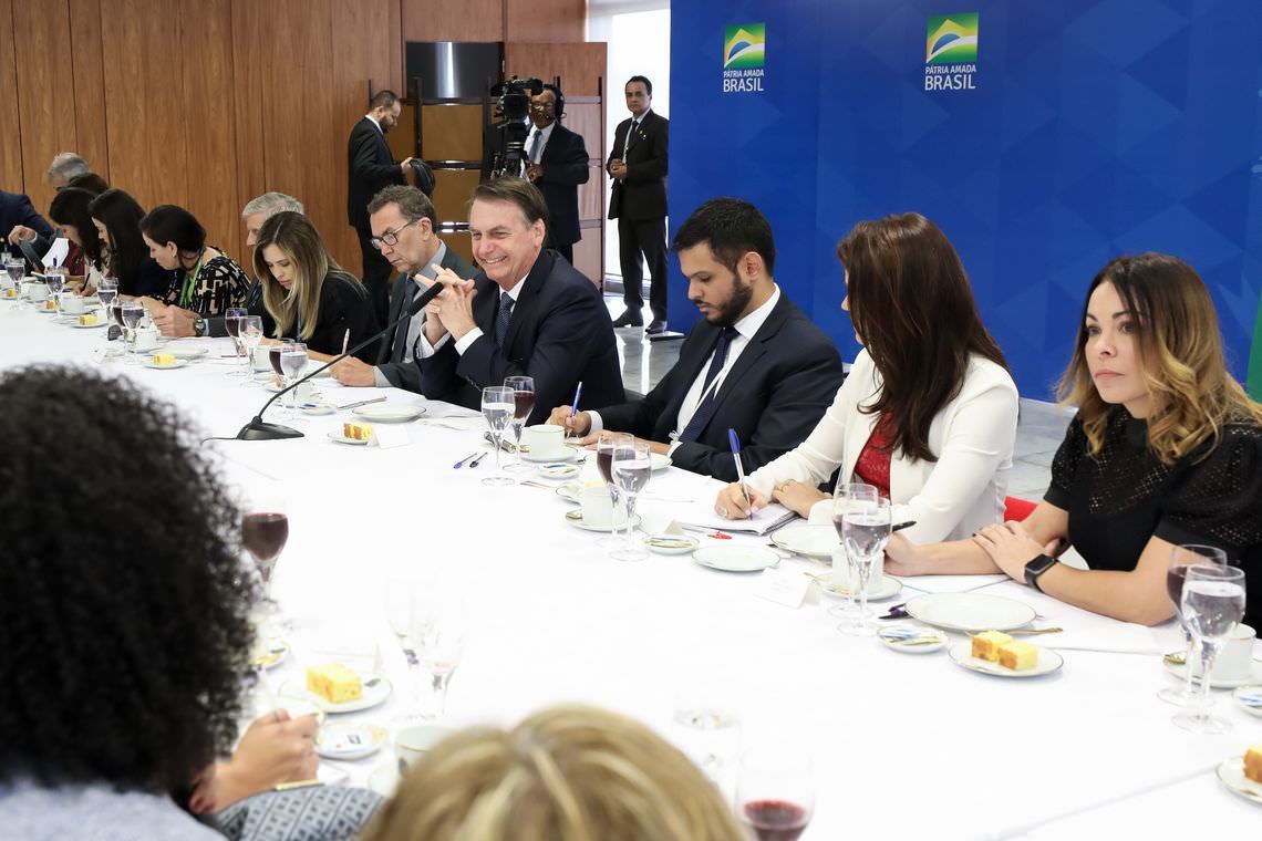 Bolsonaro critica decisão do STF de criminalizar homofobia