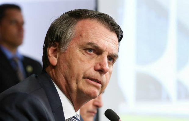 'Pena que não foi na Indonésia', diz Bolsonaro sobre prisão de sargento