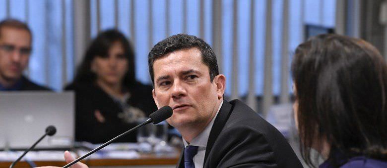 'Moro viola sempre o sistema acusatório e é tolerado por seus resultados'