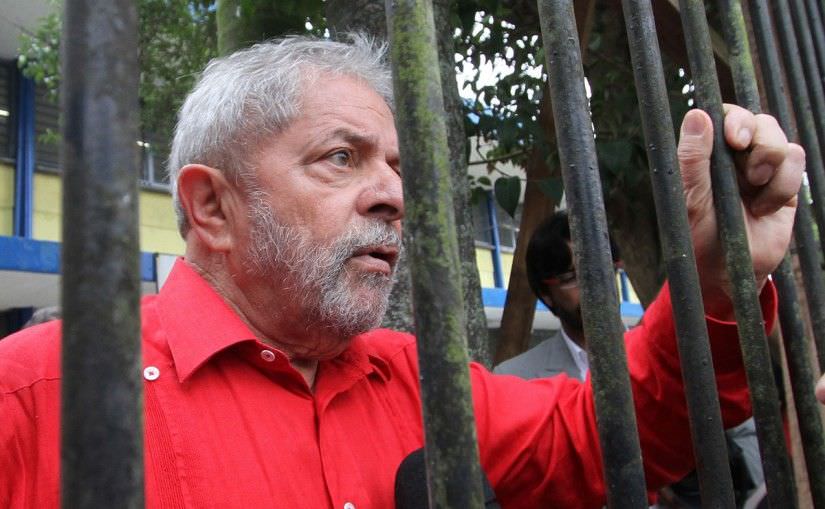 Supremo mantém Lula preso e voltará ao caso no segundo semestre