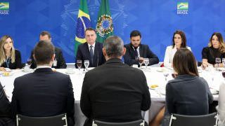 Bolsonaro diz que vai demitir presidente dos Correios