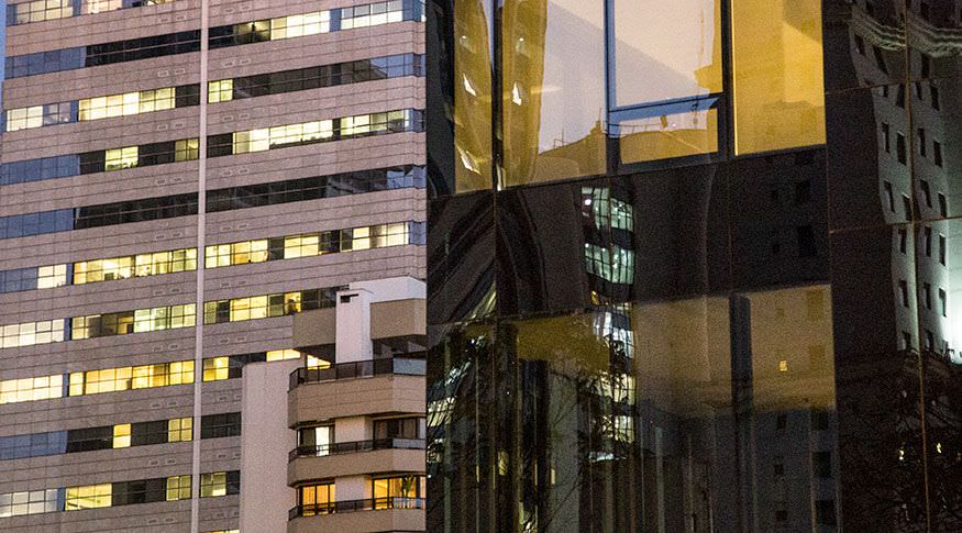 Número de empresas recua e população salarial diminui, diz IBGE
