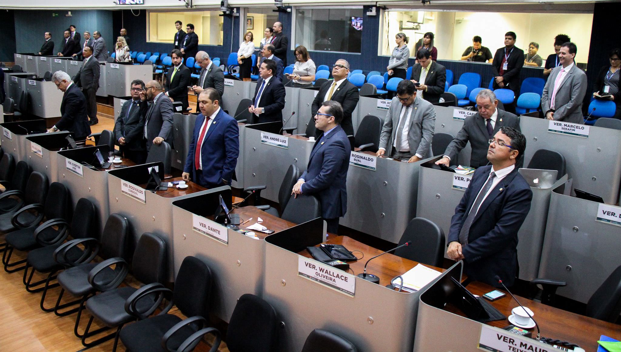 Vereadores aprovam empréstimo de R$ 250 milhões para prefeitura tapar buracos