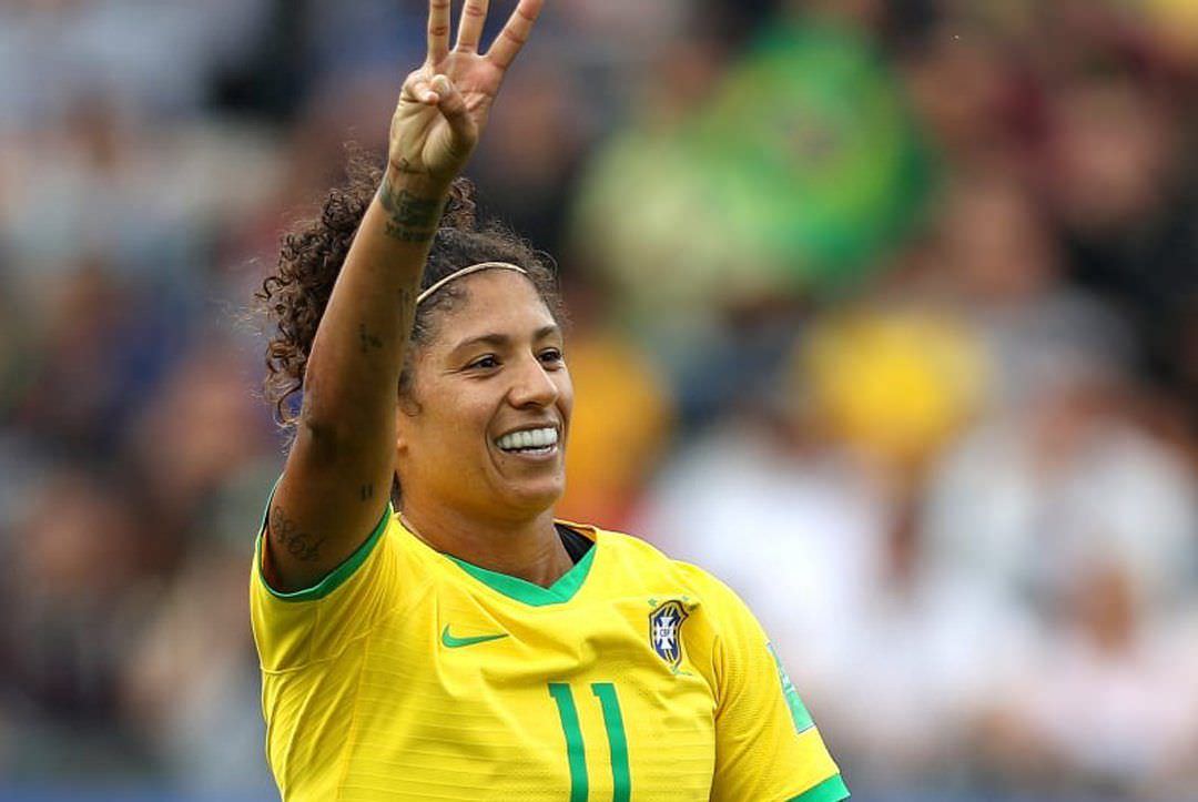 Com ‘hat trick’ de Cristiane, Seleção Feminina  estreia com goleada na Copa