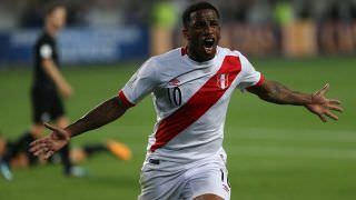 Sem Farfán, Peru realiza 1º treino após goleada para o Brasil