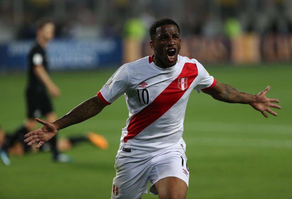 Sem Farfán, Peru realiza 1º treino após goleada para o Brasil