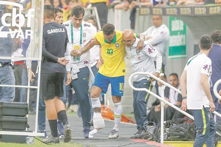 PSG descarta cirurgia em Neymar, mas recuperação será de quatro semanas