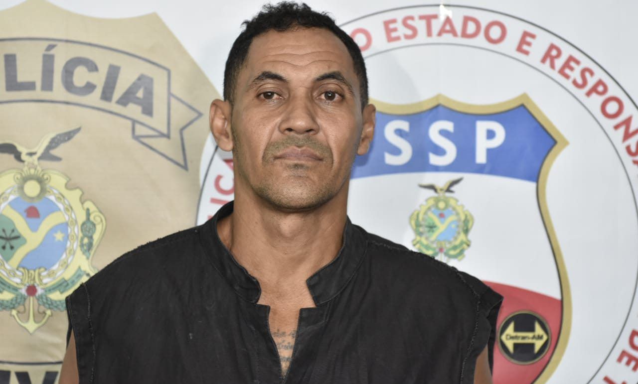 Marido traiu esposa com outro homem e ainda a matou com 17 facadas