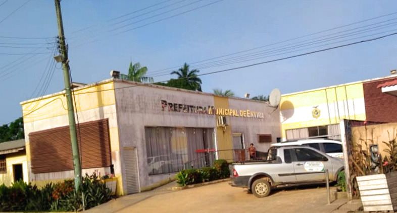 Ação do MP impede acúmulo ilegal de cargos na Prefeitura de Envira