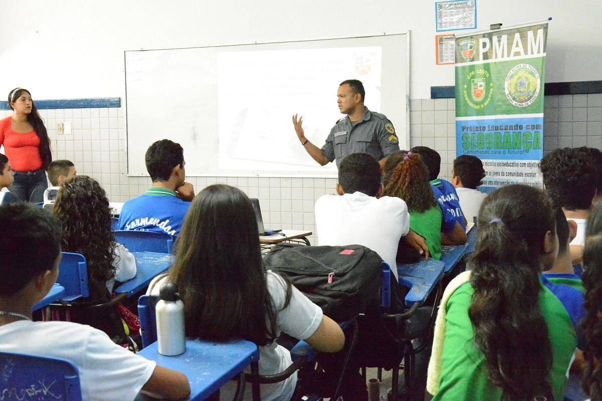 Projeto da PM realiza palestras sobre bullying em escolas públicas Manaus