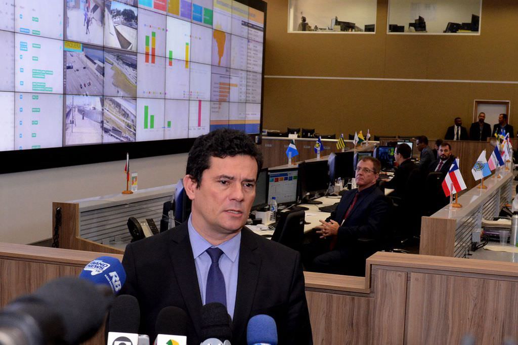 Conversas mostram Moro orientando procuradores a rebater Lula em nota