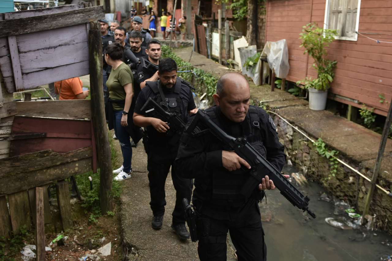 Operação contra o tráfico é deflagrado em doze bairros de Manaus