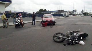 Acidente de trânsito deixa motociclista ferido, no Distrito Industrial, em Manaus