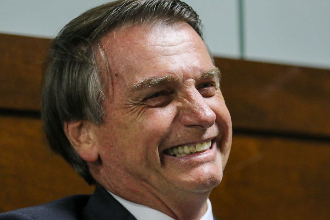 Presidente Jair Bolsonaro quer ampliar prazo de validade da CNH