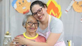 A companhia de jovens faz idosos mais felizes na Casa São Vicente
