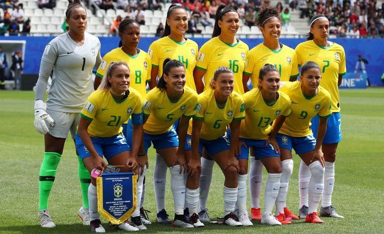 Brasil joga contra a França na Copa do Mundo feminina neste domingo