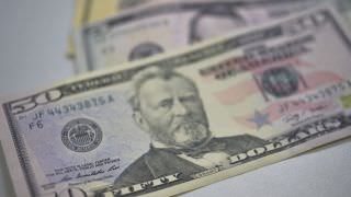 Entrada de dólares no país supera saída em R$ 346 milhões em maio