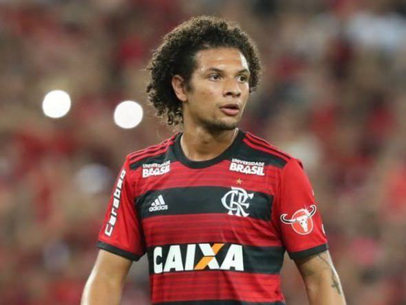 Arão vê Flamengo com chances de título no Brasileirão