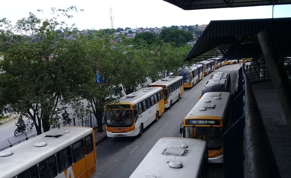 Rodoviários da Global Green paralisam por falta de pagamentos e benefício