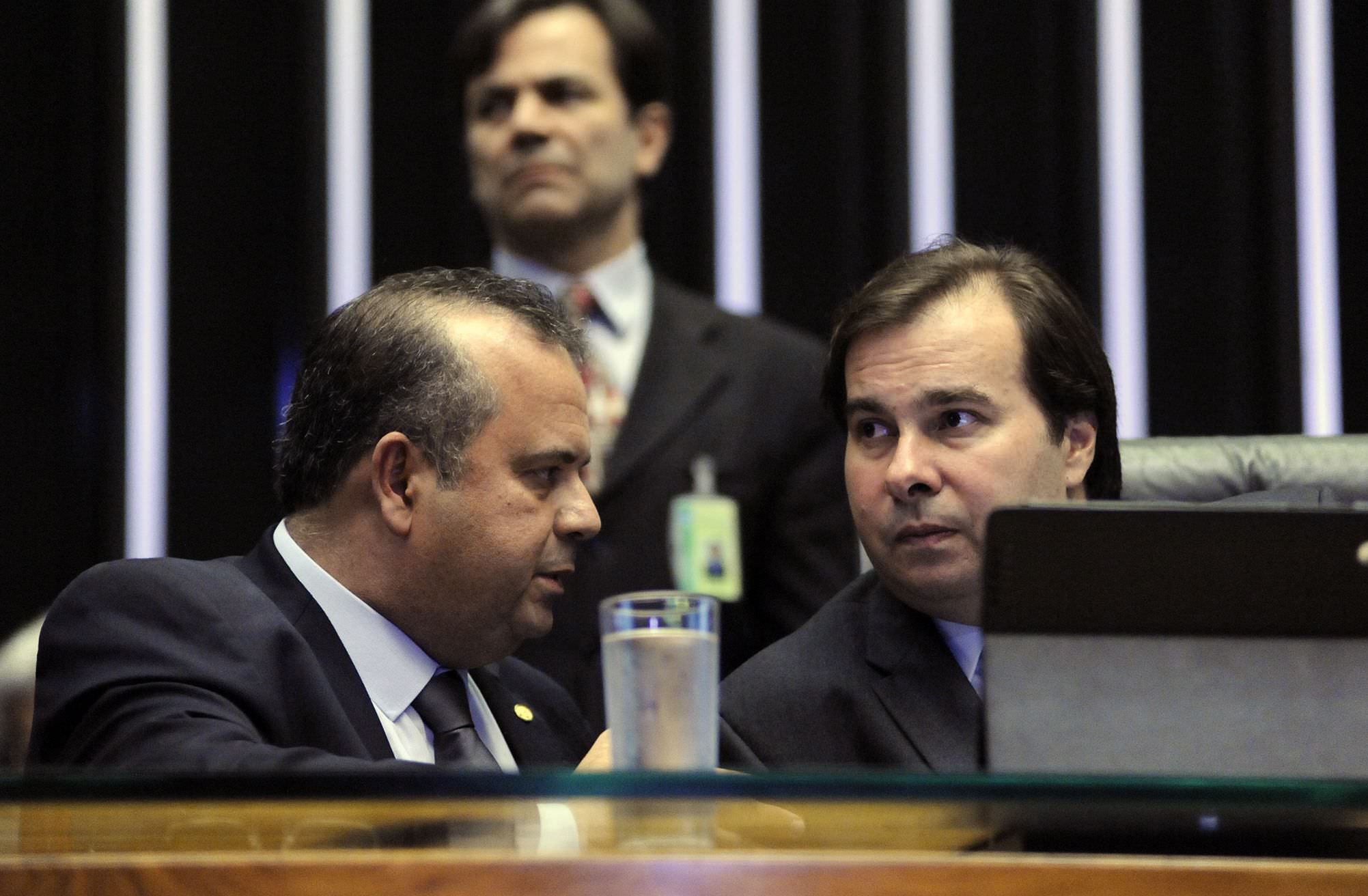 Maia quer manter estados e municípios na  Reforma da Previdência