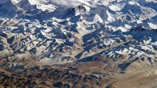 Escalada ao monte Everest é suspensa por tempo indeterminado na China