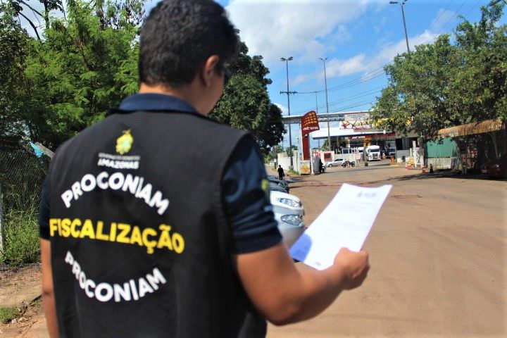 Refinarias são notificadas por não repassarem redução de preço da gasolina