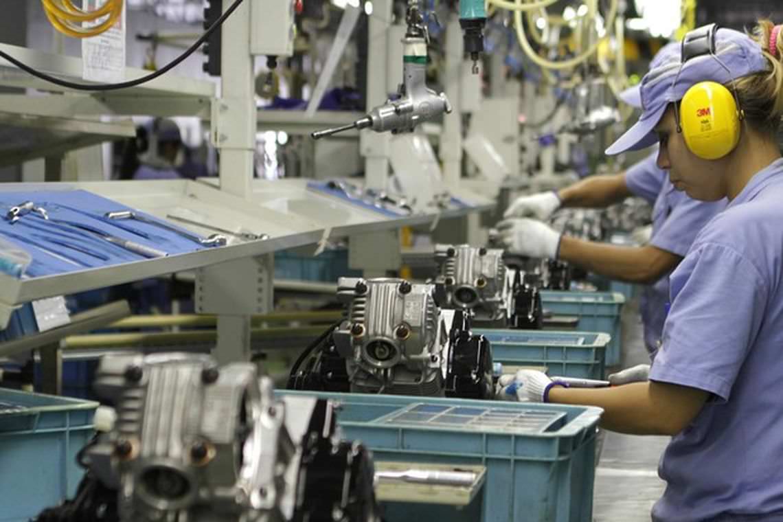 Produção industrial desacelera em junho e acumula queda de 1,6%