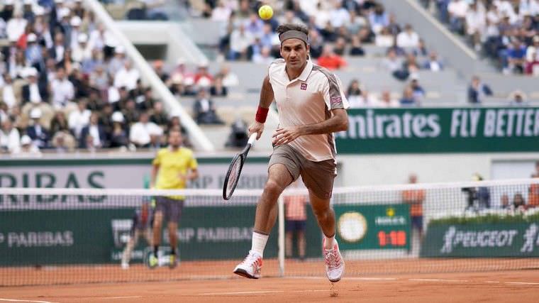 Federer vence Wawrinka e encara Nadal na volta à semifinal
