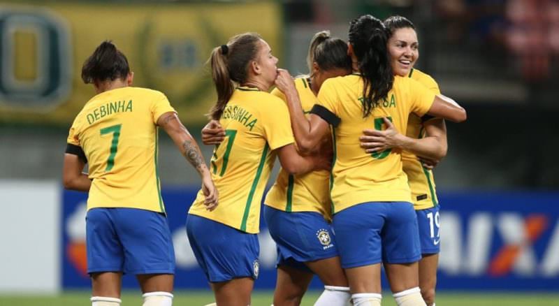 Seleção feminina crava sétimo lugar no ranking da Fifa e passa Austrália